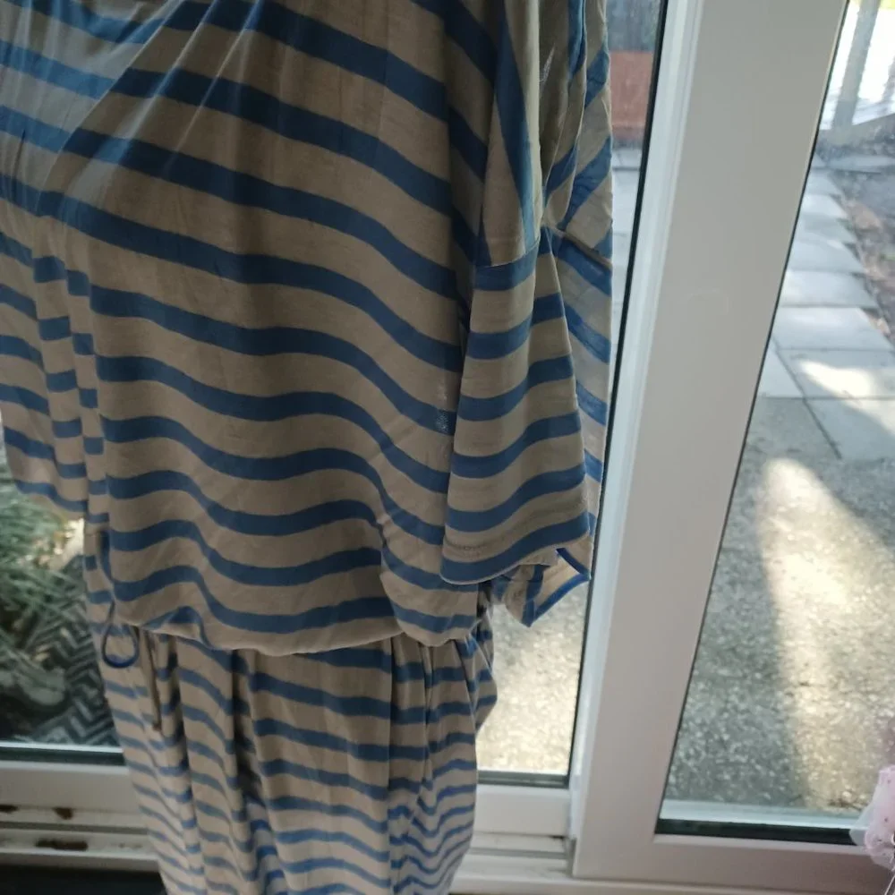 Cream and light blue stripped dress - Picture 2 of 4